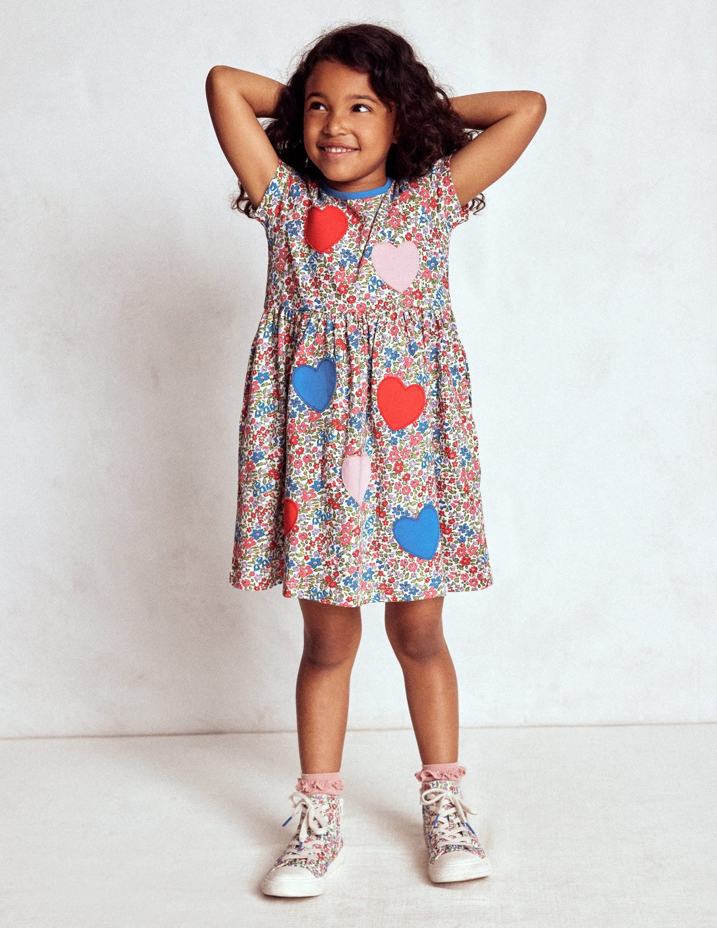 Appliqué T-shirt Dress-Rose Pink Flowerbed Hearts
